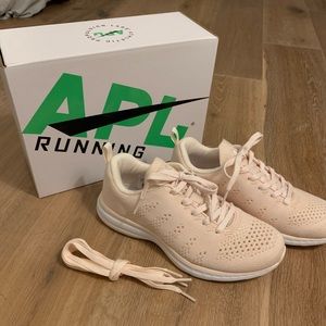 APL TechLoom Pro Sneakers